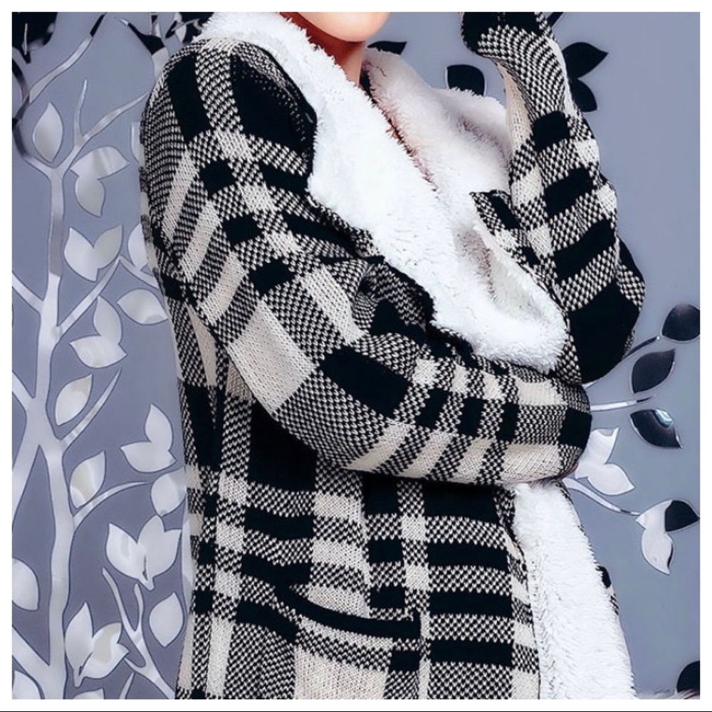Stunning Plaid Fur Lined Cardigan Coat With Wide Collars - Picture 6 of 7